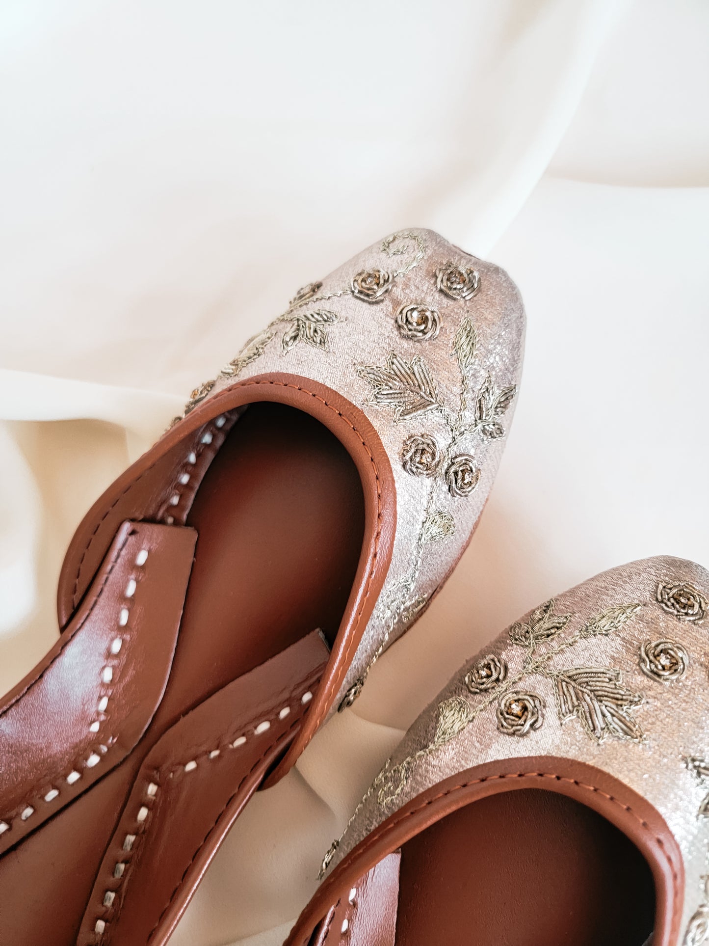 Shonali Jutti/Khussa