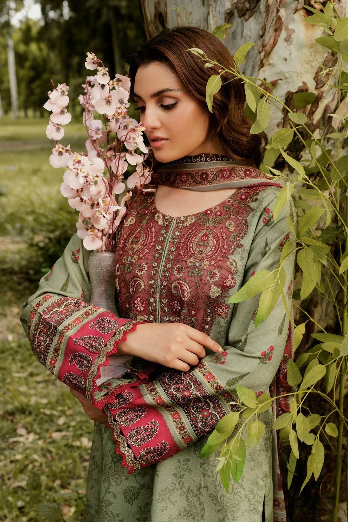 Tia Viscose Salwar Kameez