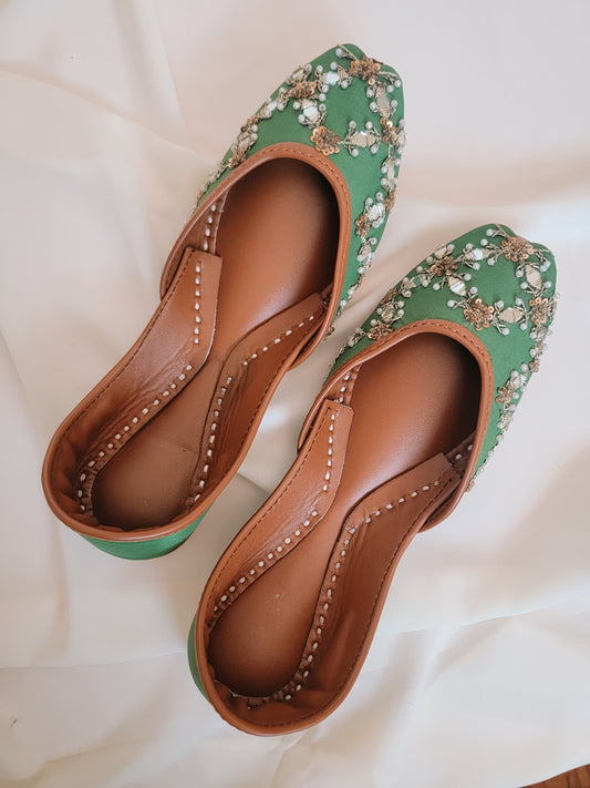 Tia Jutti/Khussa